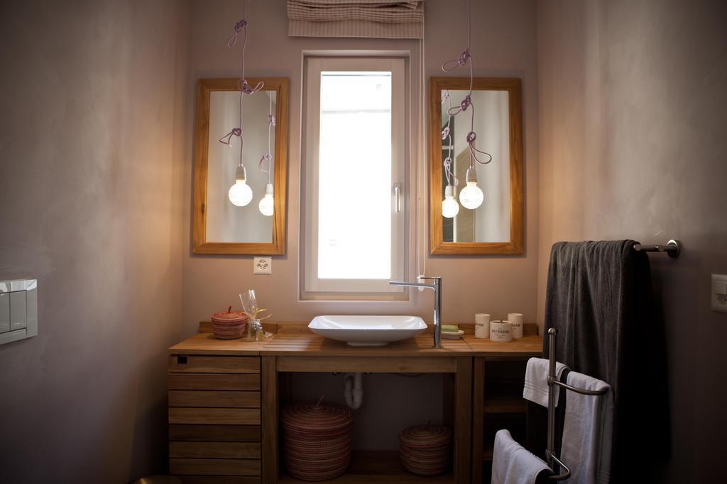 Le Coq Chantant Studios D'Hotes & Boutique Hotel St-Livres Saint-Livres Rum bild
